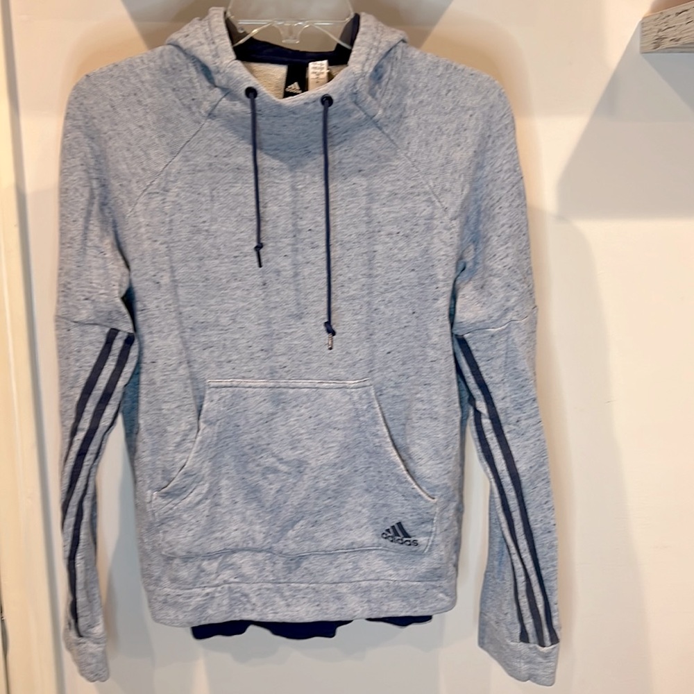 💘 Adidas Light Blue Pullover Sweatshirt in Size Small
